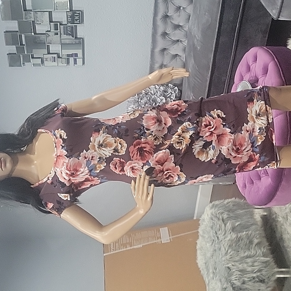 Floral midi dress.